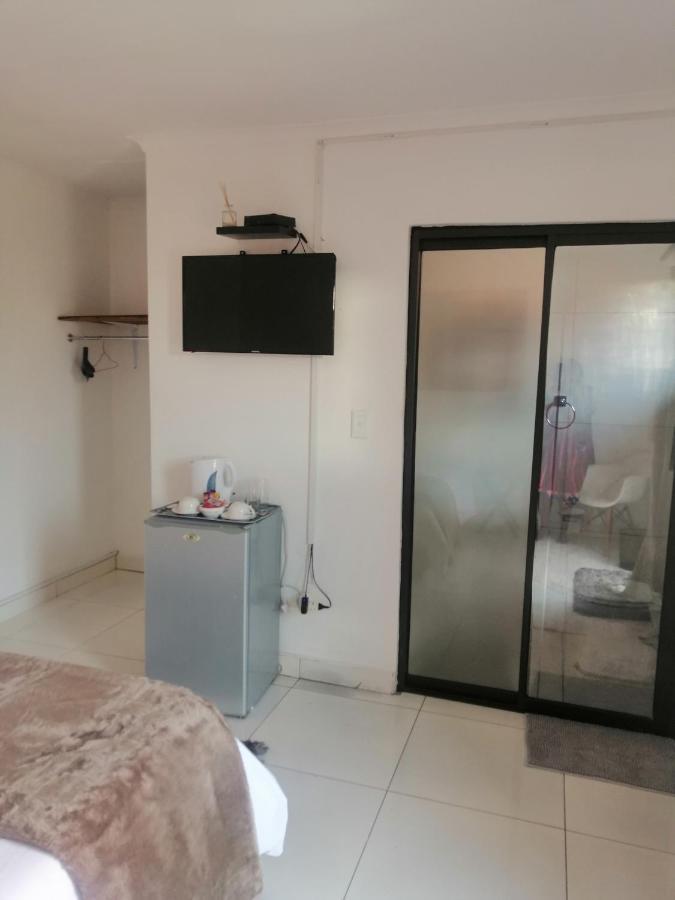 Niilo'S Guesthouse Rundu Eksteriør bilde