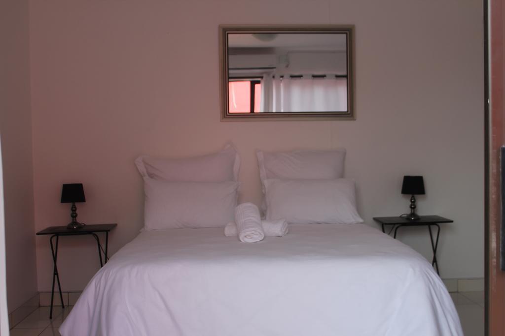 Niilo'S Guesthouse Rundu Eksteriør bilde