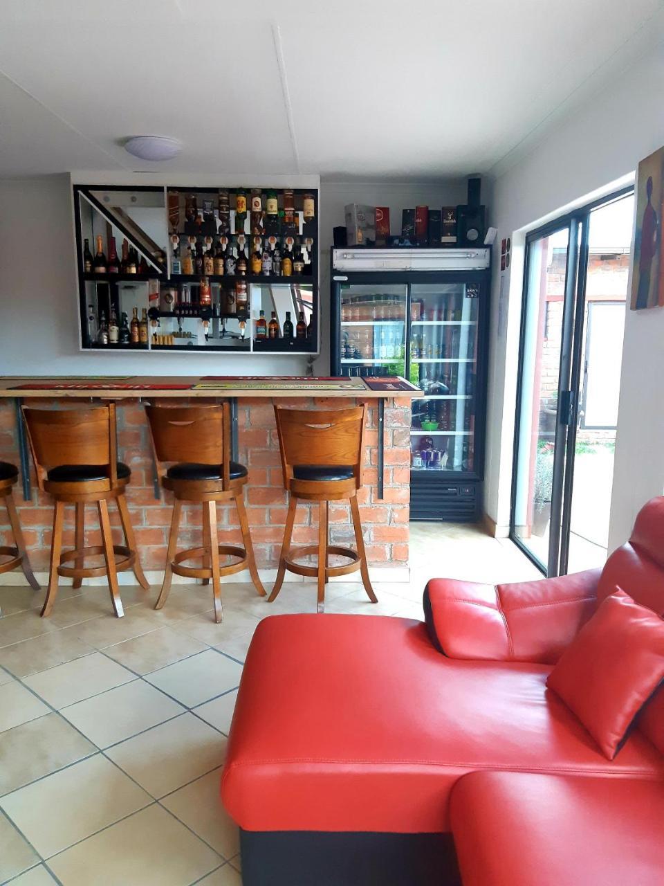 Niilo'S Guesthouse Rundu Eksteriør bilde